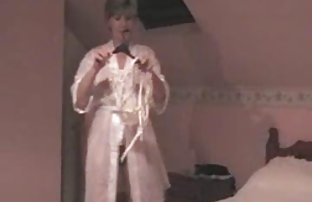 XXX Gadis nakal cerita hot selingkuh dengan mertua melompat-lompat di kamar dan masturbasi