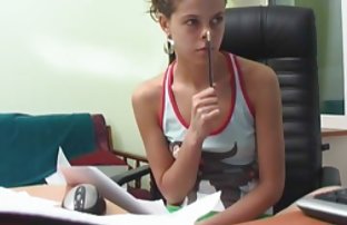 XXX Young Phena membelai celah basahnya. dewasa sex hot