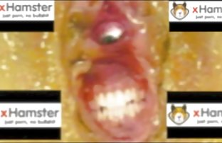 XXX Pelacur erotis berpartisipasi dalam seks berkelompok di cerita hot untuk dewasa depan umum