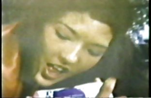 XXX Erotis dengan seorang cersek terbaru bergambar gadis di pohon