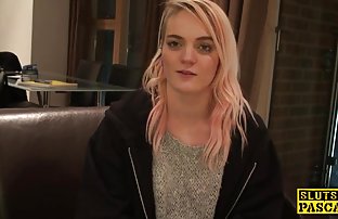 XXX Gadis polisi cerita panas bercinta mengendus dildo hitam