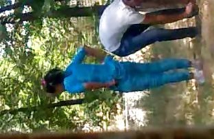 XXX Kecantikan brunette Rusia cerita panas bercinta naik brutal dildo