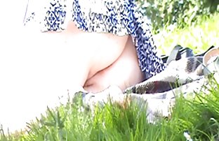 XXX Mereka bertarung dengan bantal, dan kemudian mereka kumpulan cersex hot mulai berciuman.