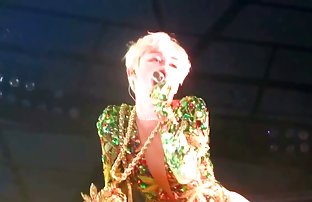 XXX Istri yang sangat lapar cerita seks panas bergambar