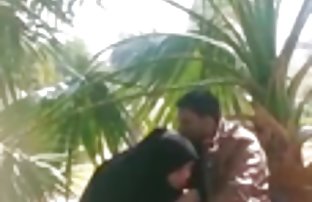 XXX Kelompokkan seks di klub dan lautan sperma seks sedarah bergambar di wajah