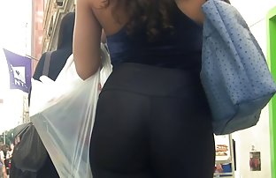 XXX Blowjob cerita seks artis hot di hotel murah