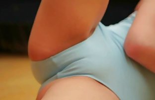 XXX Rusia membelai dirinya sendiri cerita sex terbaru dan bergambar