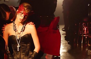 XXX Lucky man - dua cerita seks hot menggairahkan pembantu berambut pirang di anggota puasnya!