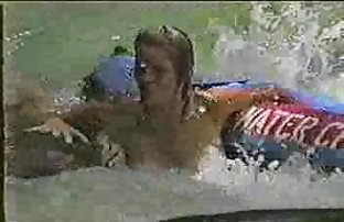 XXX Dua preman kumpulan cerita seks hot membelai seorang polisi