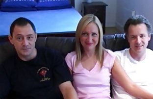 XXX Beruang cerita panas tante cantik berambut merah meraba vaginanya