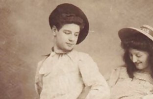 XXX Pelacur melakukan yoga dan cerita bokep bergambar sedarah seks biasa